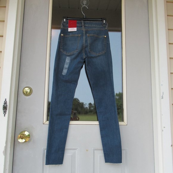 Jennifer Lopez Denim - NWT Jennifer Lopez Super Skinny mid rise size 2